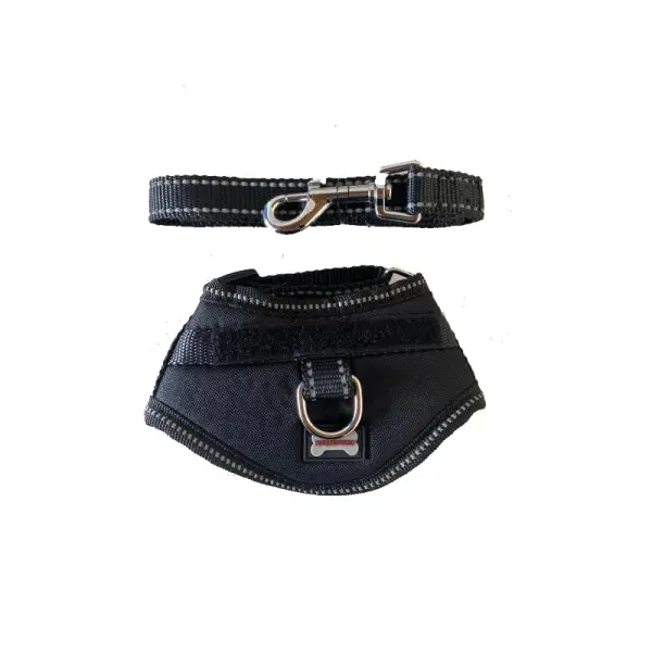 El Arnés Pechera acolchado negro S es cómodo e ideal para paseos y actividades al aire libre de tu mascotita, el material acolchado garantiza comodidad para aquellas actividades y juegos extensos. Las correas del pecho y abdomen del arnés pechera acolchado son completamente ajustables.